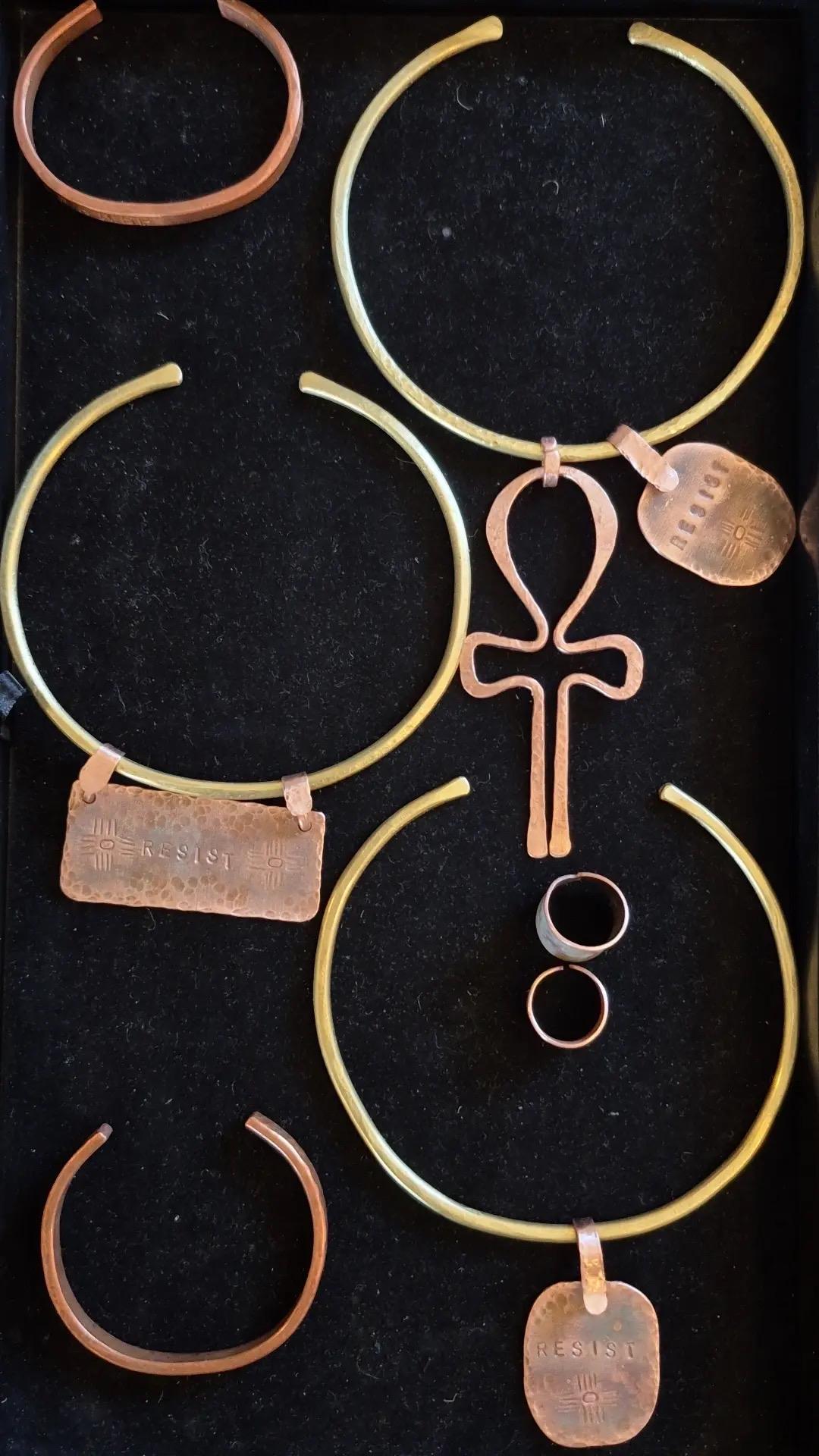FLOW Breather | Brass Neckwear